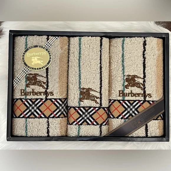 BURBERRY Hand and Face Towel Box Set Accessories